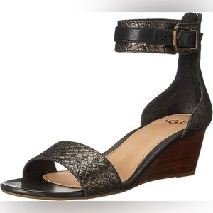 Preloved UGG Women's Char Black Metallic Wedge Sandal Women's Size 10